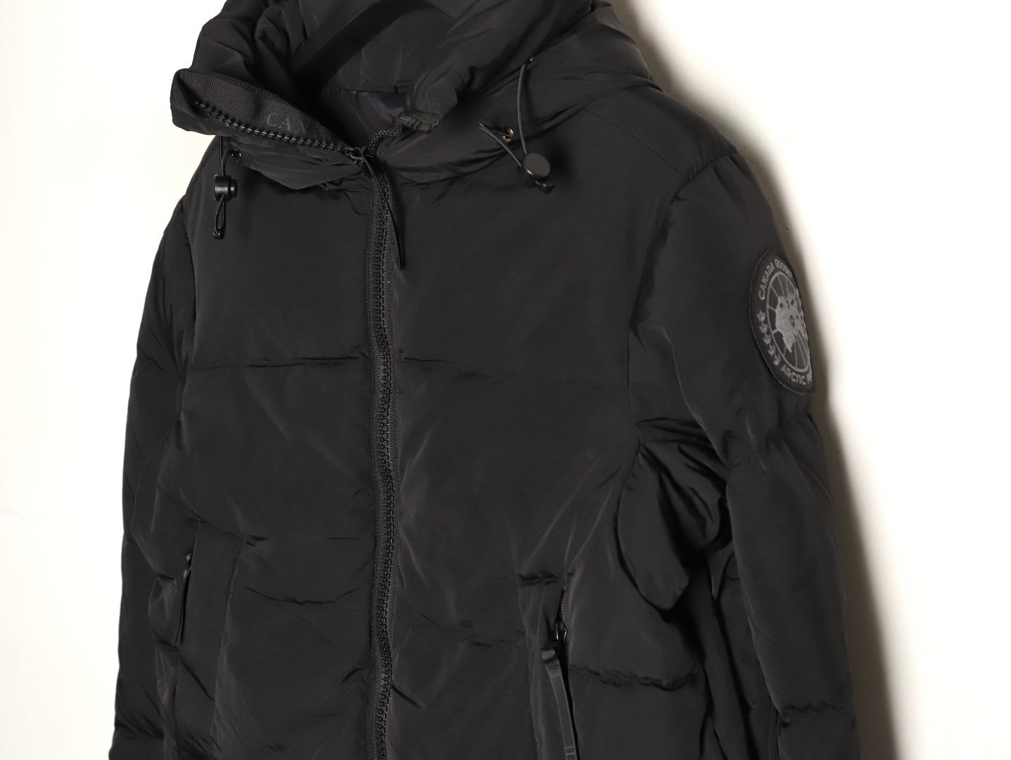Can*a G00se Short Puffer jacket