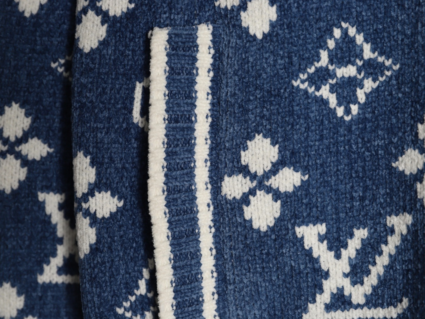 L0vis Vvtt0n LV 25ss Cardigan Sweaters