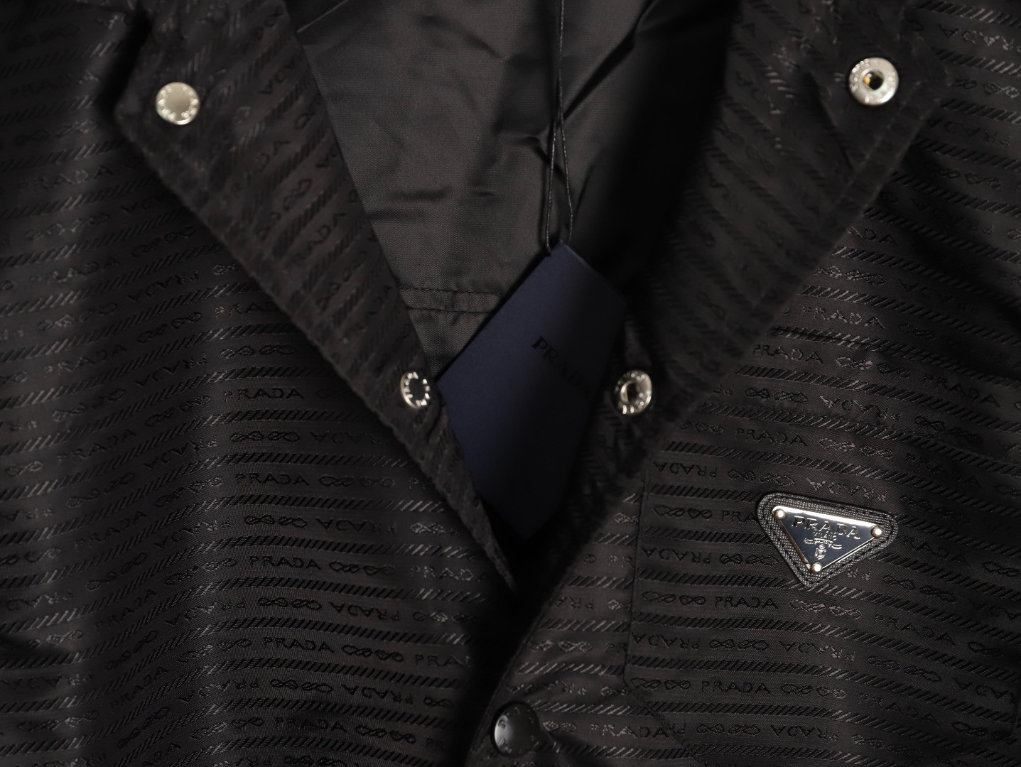 Pra*a Long-sleeved Shirts