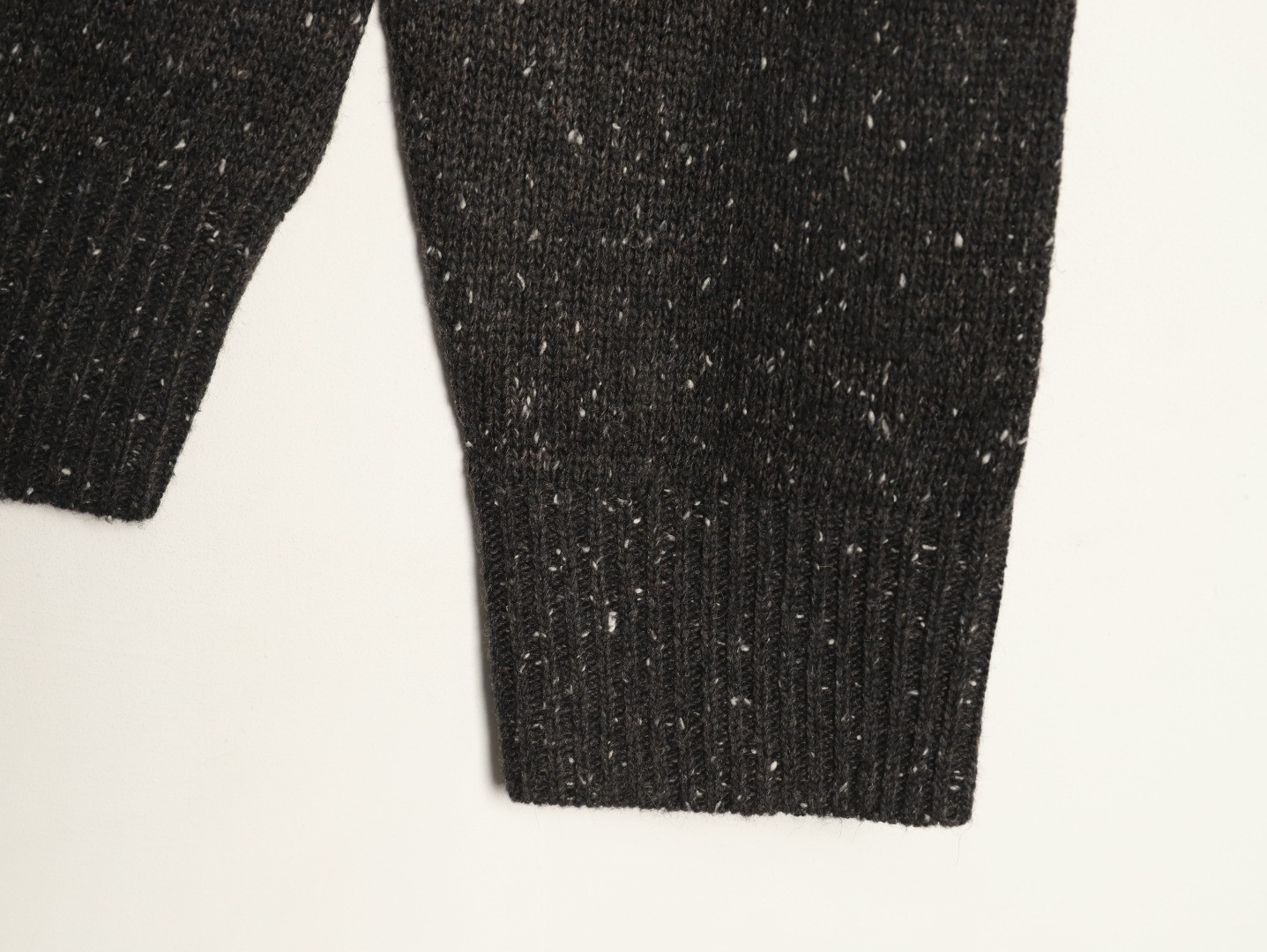 D10r Sweaters