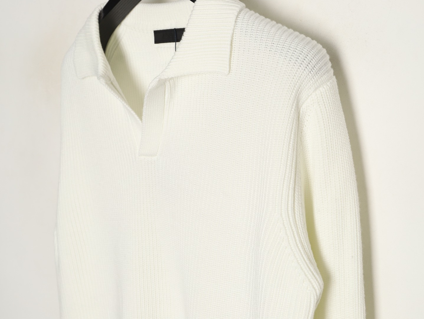 Pra*a Knitting Sweaters