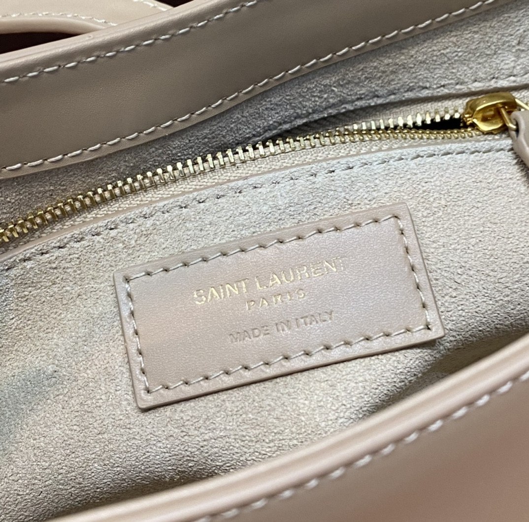 Y51 LE 5 À 7 IN SMOOTH LEATHER IVOIRE NATUREL 23 X 16 X 6.5 CM