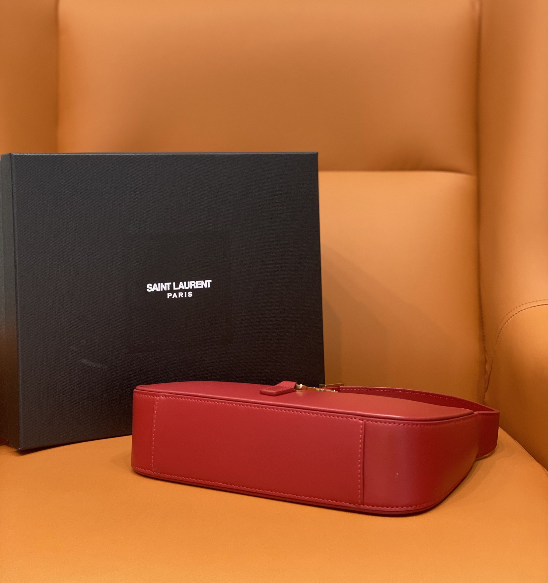 Y51 LE 5 À 7 IN SMOOTH LEATHER BLANC Red 23 X 16 X 6.5 CM
