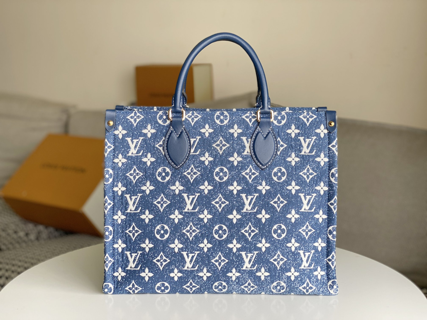 L0vis Vvtt0n OnTheGo MM M59608 35x27x14CM