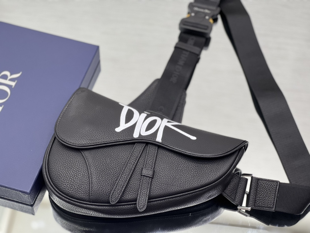 Chr1st1an D10r X SHAWN STUSSY Grained Calfskin Saddle 26 x 19 x 4.5 cm