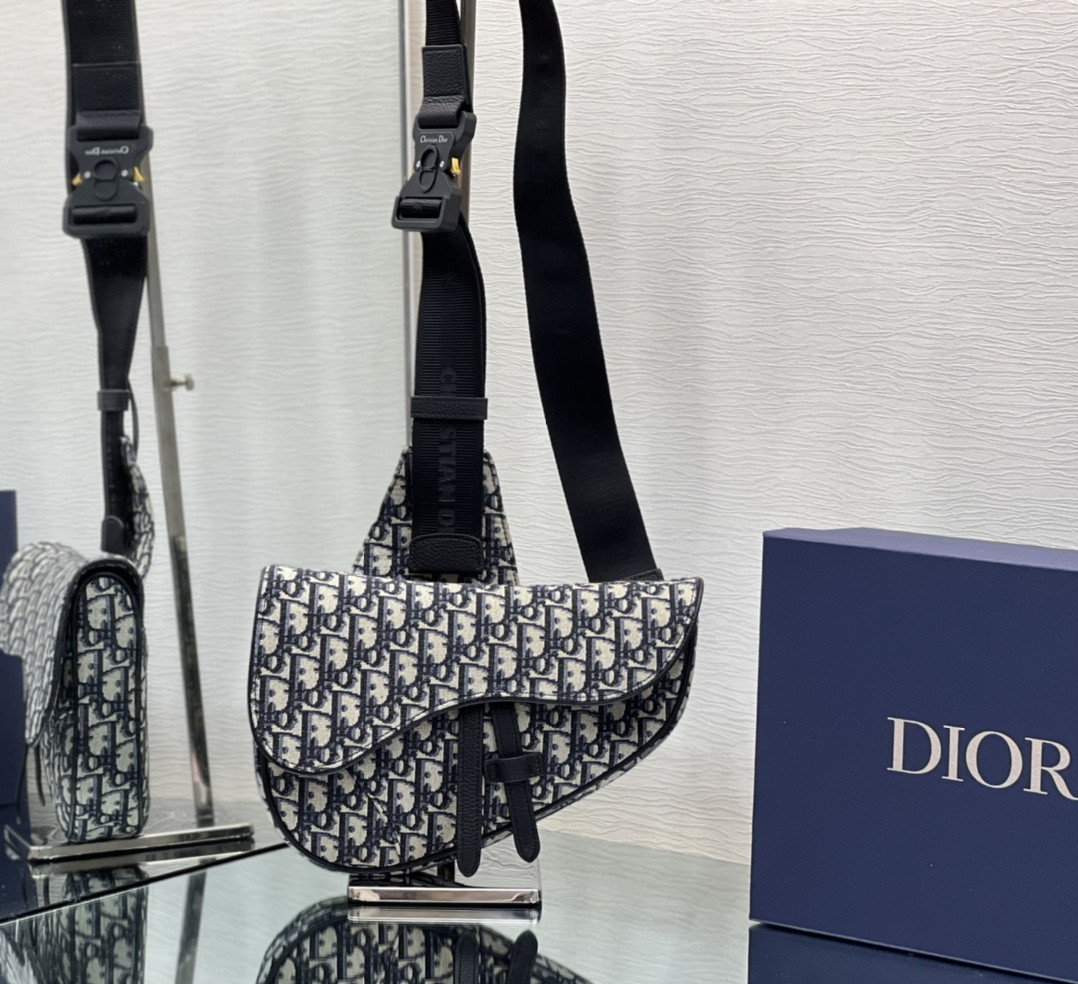 D10r Saddle Bag Beige and Black D10r Oblique Jacquard  26 x 19 x 4.5 CM