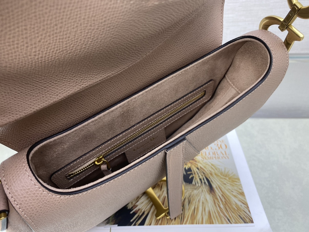 D10r Saddle Bag Warm Taupe Grained Calfskin 25.5x20x6.5cm
