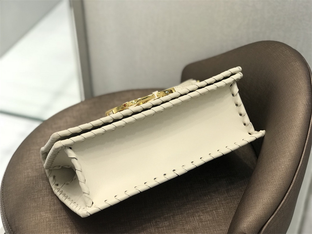 D10r 30 MONTAIGNE CHAIN BAG WHITE