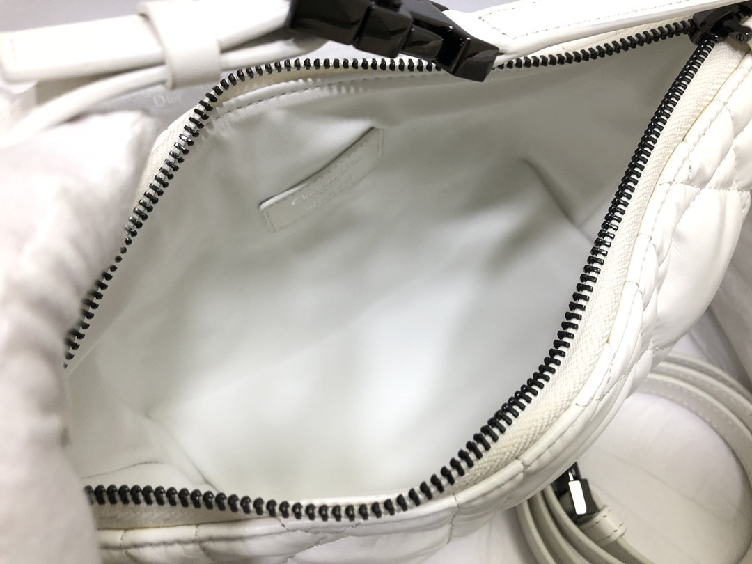 MEDIUM D10r TRAVEL NOMAD POUCH