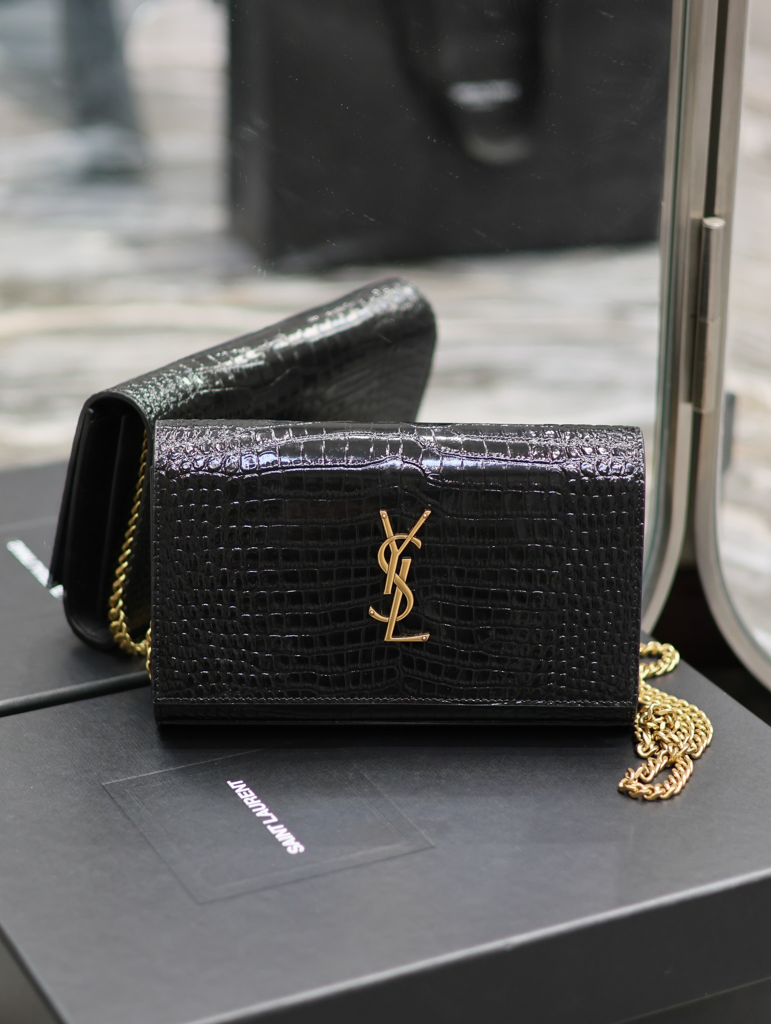 Y51 CASSANDRE CHAIN WALLET IN CROCODILE-EMBOSSED SHINY LEATHER