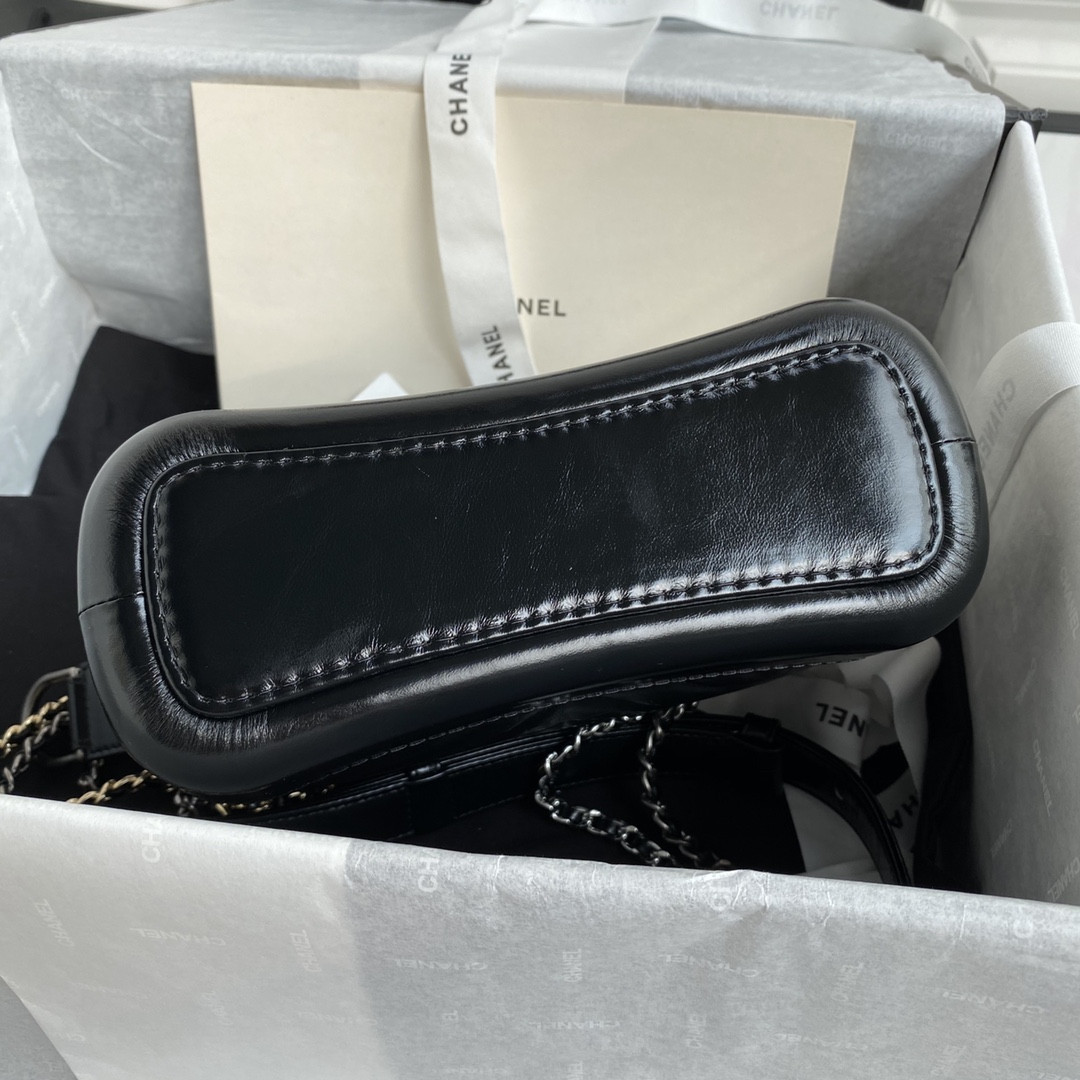 Ch**el Gabrielle SMALL BLACK 20 x 15 x 8cm