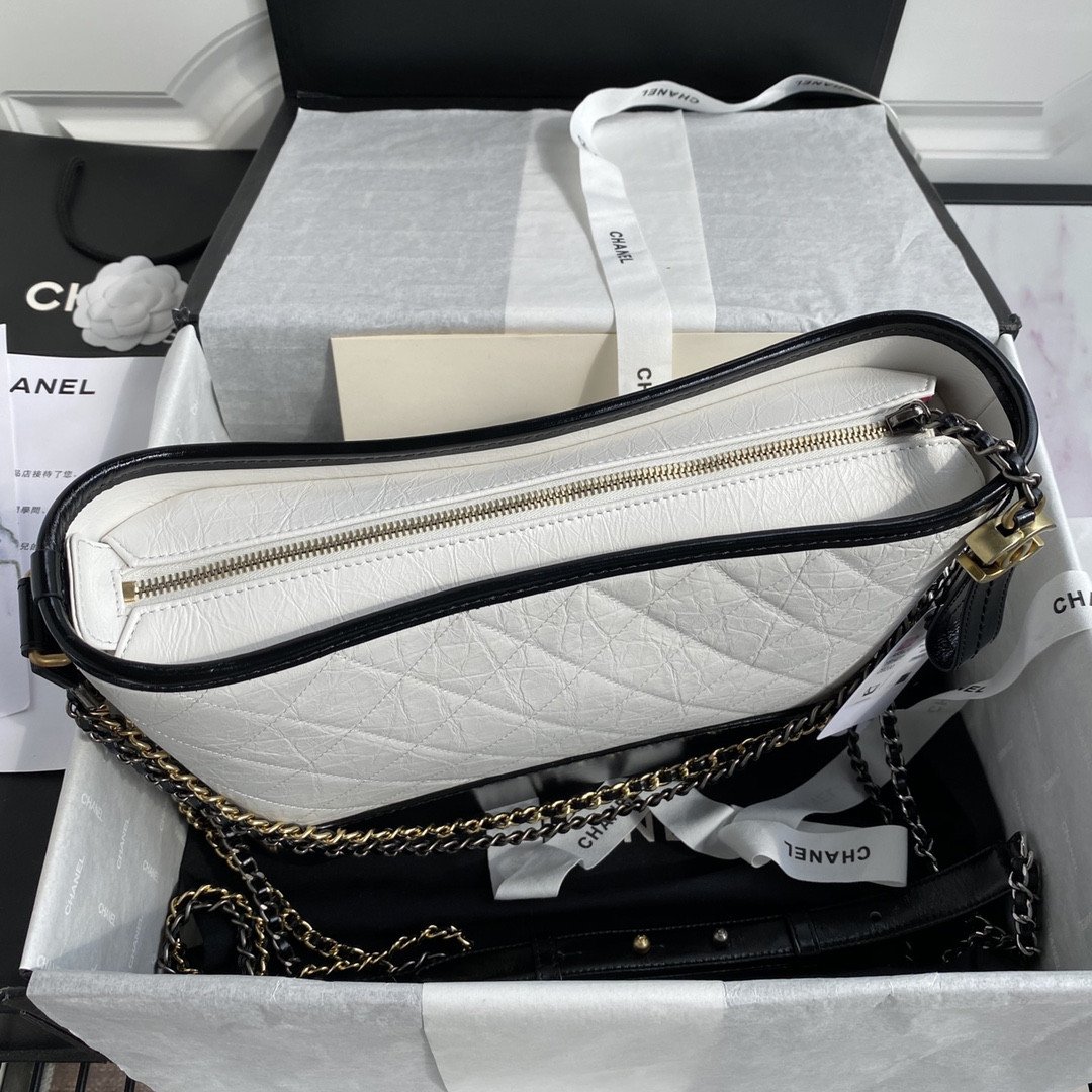 Ch**el Gabrielle MEDIUM WHITE BLACK 21 x 28 x 10cm