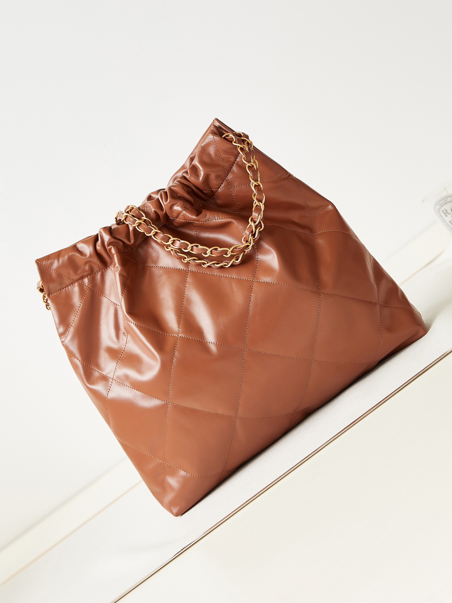Ch**el 22 SMALL HANDBAG Shiny Calfskin BROWN 13.7×14.4×2.7 in
