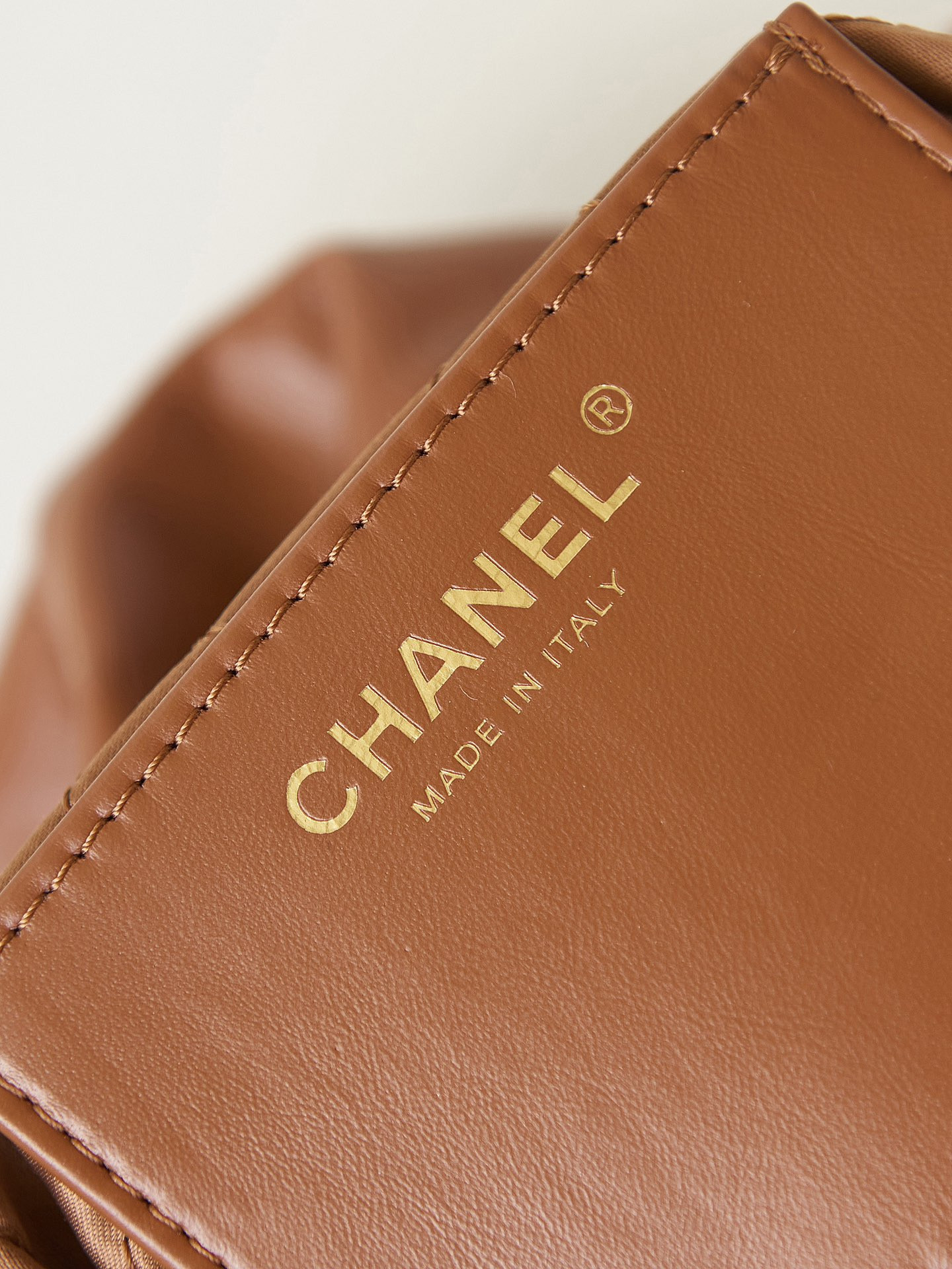 Ch**el 22 MINI HANDBAG Shiny Calfskin Brown 7.8 × 7.4 × 2.3 in