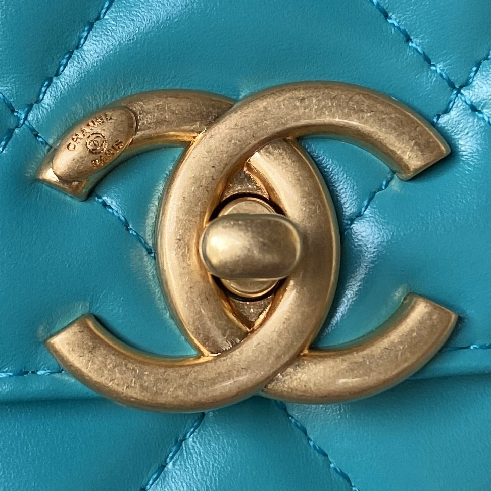 Ch**el FLAP BAG BLUE 22×14.5×8cm