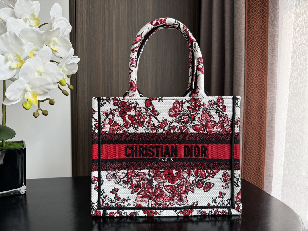 Small D10r BOOK TOTE WHITE AND RED LE CŒUR DES PAPILLONS EMBROIDERY 10.5 x 8.5 x 5.5 inches