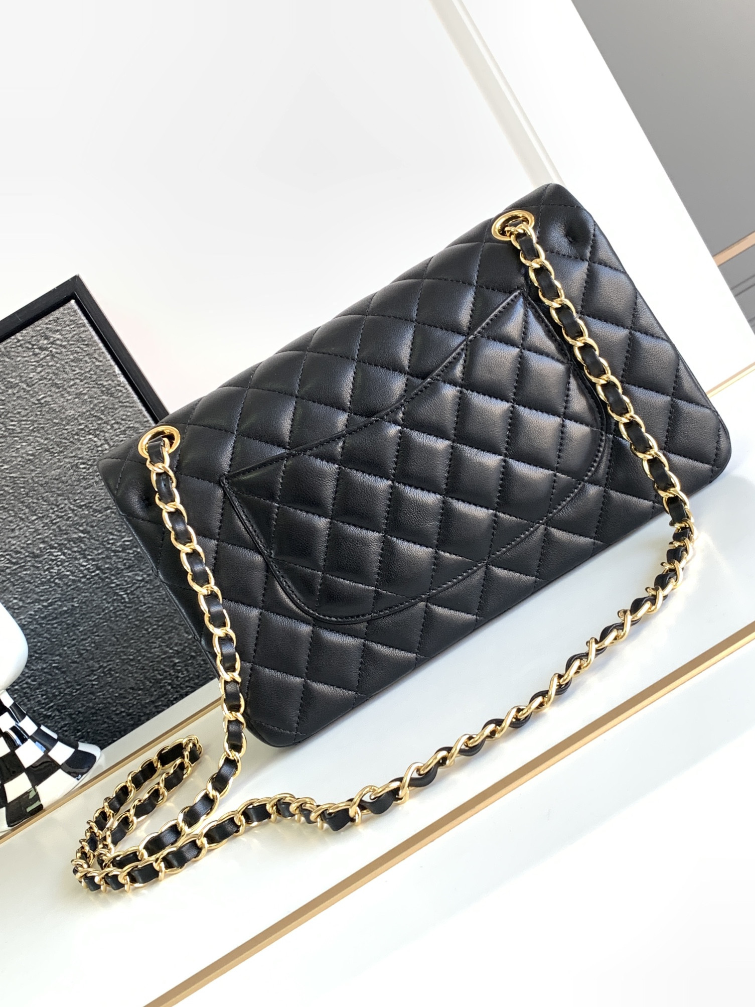 Ch**el CLASSIC HANDBAG LAMBSKIN & GOLD-TONE METAL BLACK 15.5 x 25.5x6.5cm