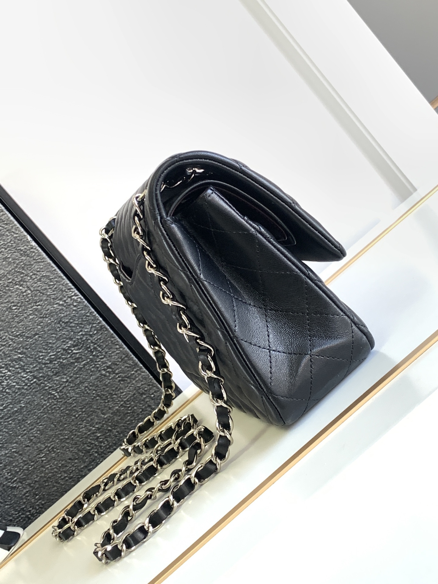 Ch**el CLASSIC HANDBAG GRAINED SHINY CALFSKIN & SILVER-TONE METAL BLACK 6 × 9.9 × 2.5 in