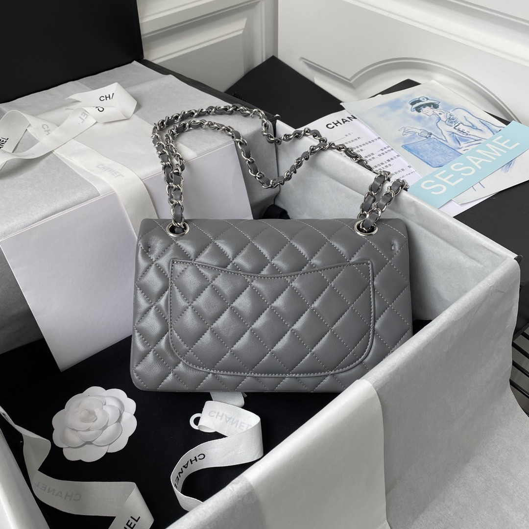 Ch**el SMALL CLASSIC HANDBAG Grained SHINY Calfskin & Silver-Tone Metal Gray 5.7 × 9 × 2.3 in