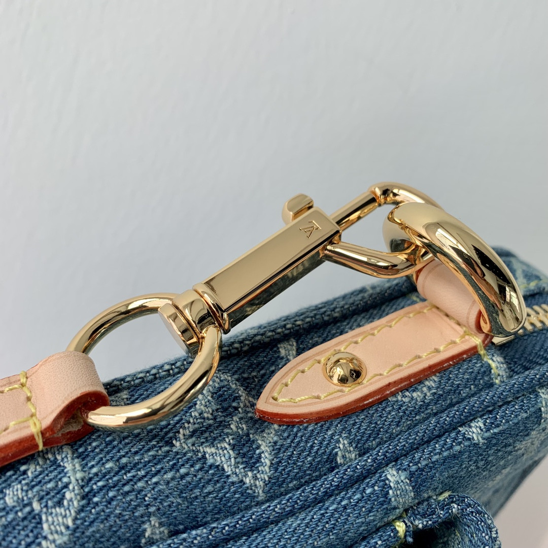 L0vis Vvtt0n M82948 Fairfax Pochette 5.5 x 7.1 x 1.1 inches