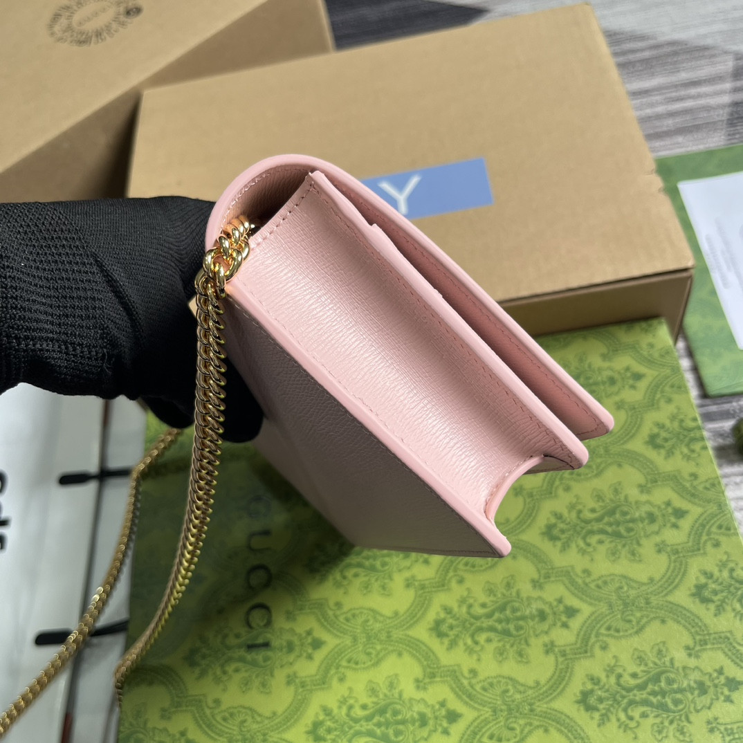 CHAIN WALLET WITH Gvc*1 SCRIPT PINK 7.8"W x 5"H x 1.6"D