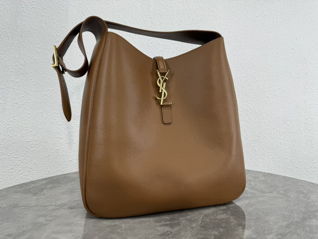 Y51 LE 5 À 7 S*pPLE LARGE IN SMOOTH LEATHER DUSTY GREY 11.8" X 11" X 4.3"