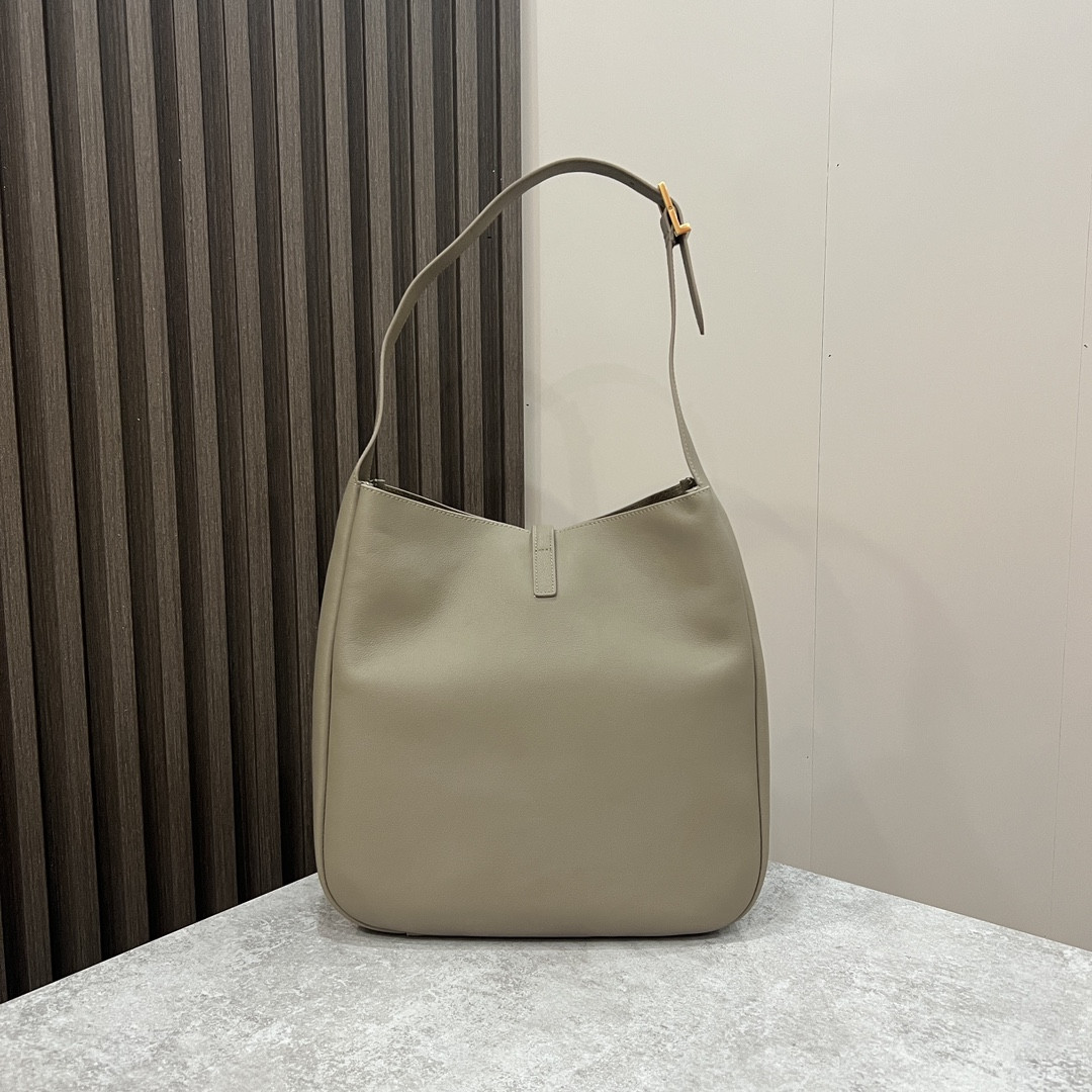 Y51 LE 5 À 7 S*pPLE LARGE IN SMOOTH LEATHER LIGHT GRAY 11.8" X 11" X 4.3"
