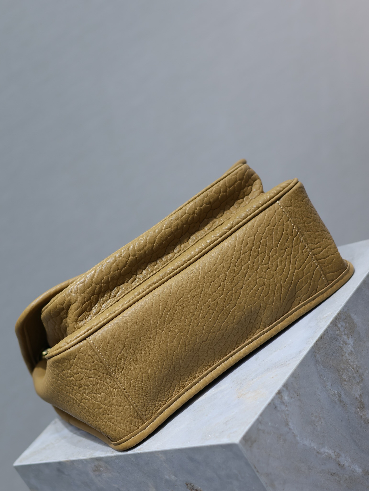 Y51 NIKI MEDIUM IN VINTAGE LEATHER DARK CORK 11 X 7.8 X 3.3 INCHES