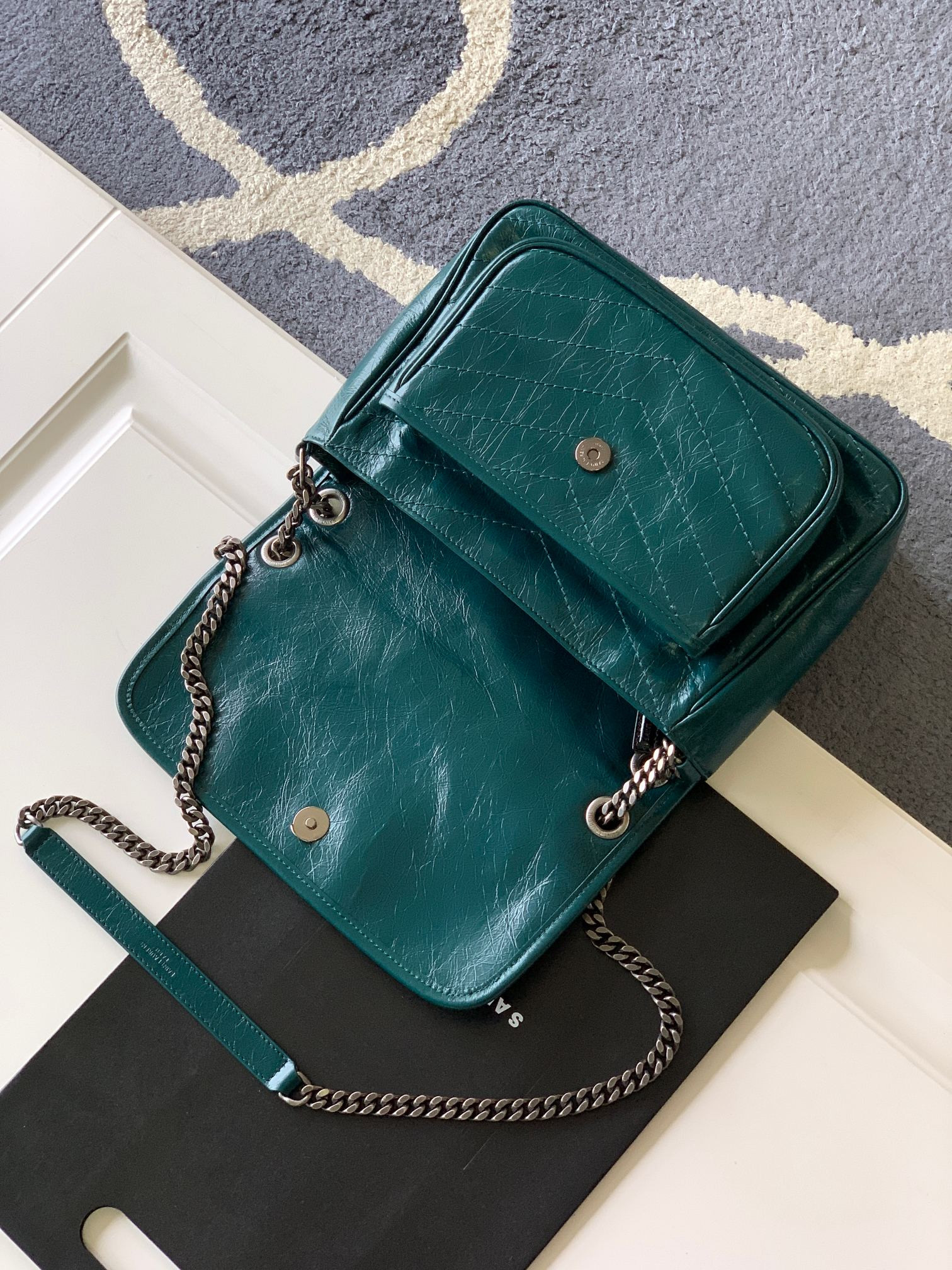Y51 NIKI MEDIUM IN VINTAGE LEATHER 11 X 7.8 X 3.3 INCHES