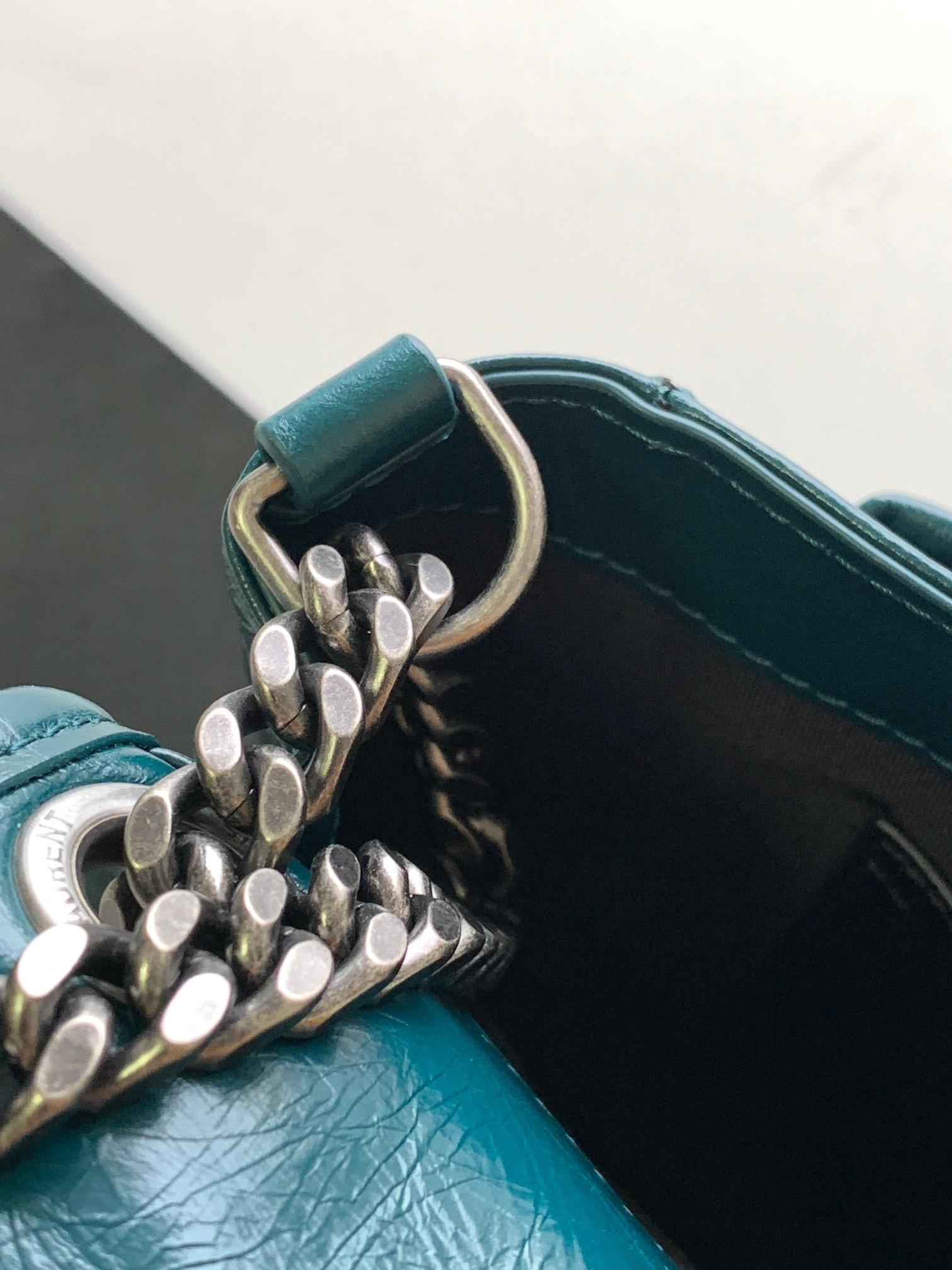 Y51 NIKI MEDIUM IN VINTAGE LEATHER 11 X 7.8 X 3.3 INCHES