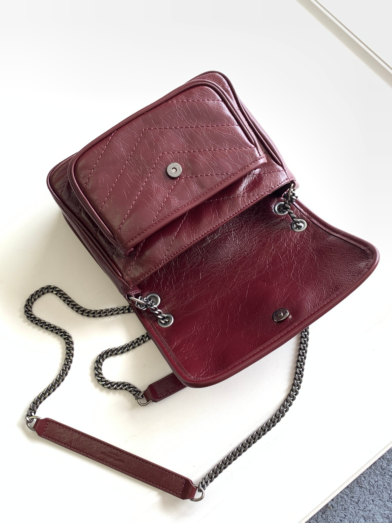 Y51 NIKI BABY IN VINTAGE LEATHER Claret 8.2 X 6 X 2.9 INCHES