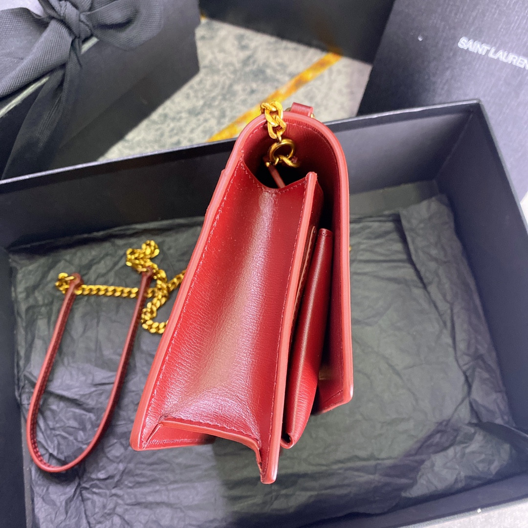Y51 SUNSET CHAIN WALLET IN SMOOTH LEATHER 7.4 X 5.5 X 2.1 INCHES