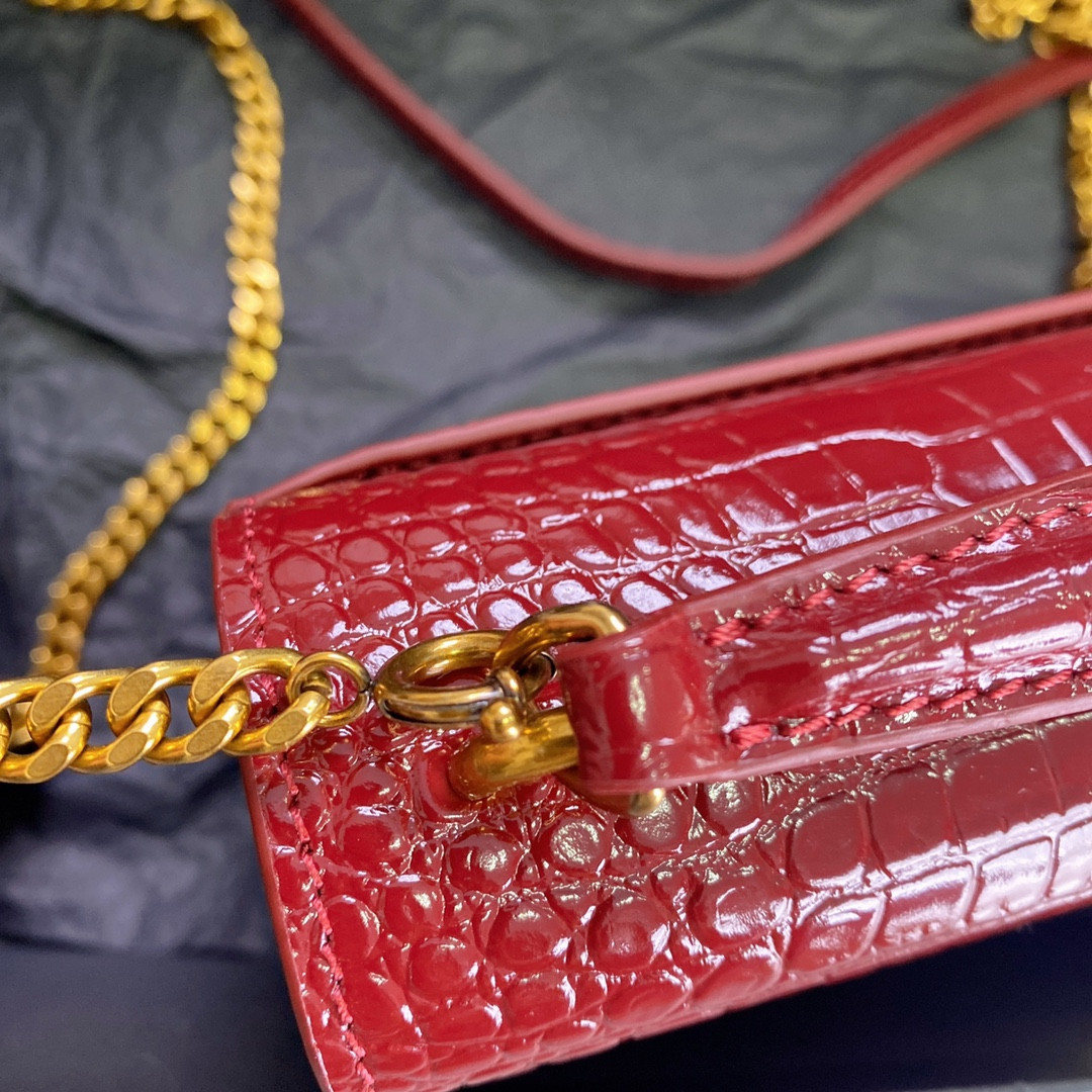 Y51 SUNSET CHAIN WALLET IN CROCODILE-EMBOSSED SHINY LEATHER RED 7.4 X 5.5 X 2.1 INCHES