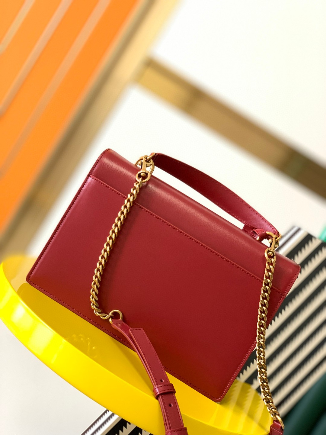 Y51 SUNSET LARGE IN SMOOTH LEATHER RED 10.6 X 7 X 3.1 INCHES