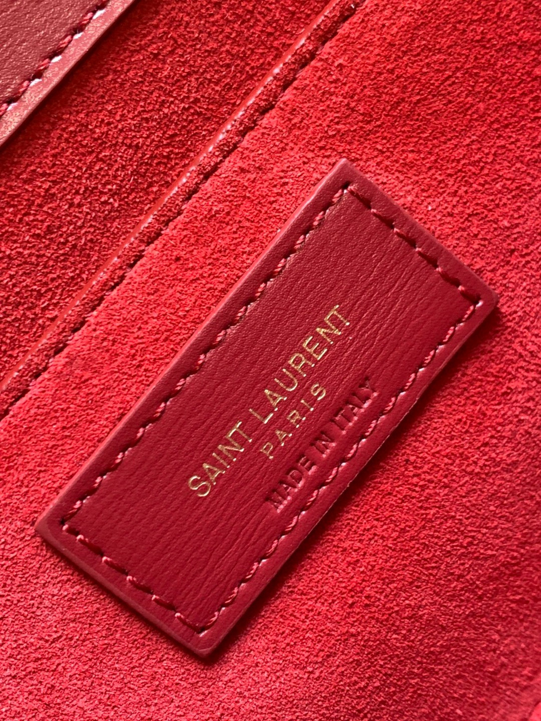 Y51 SUNSET LARGE IN SMOOTH LEATHER RED 10.6 X 7 X 3.1 INCHES