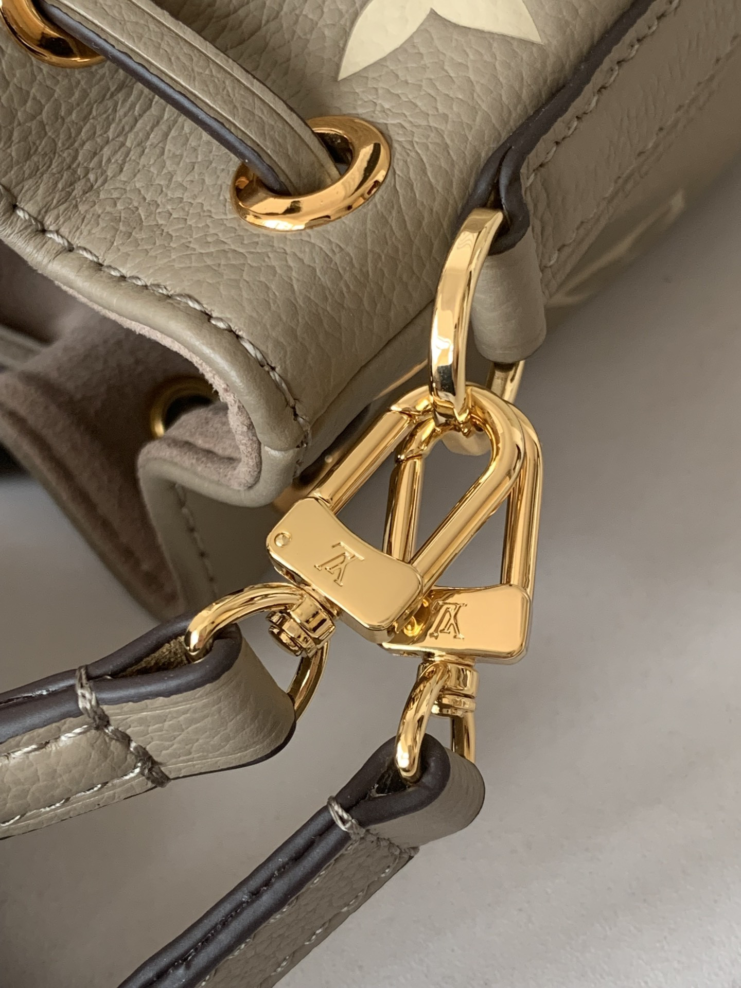 LV M46291 Nano Noé M46291 13 x 16 x 10 CM