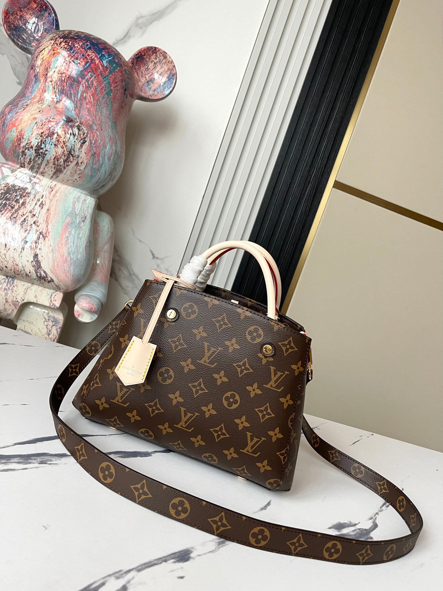 LV M41055 MONTAIGNE BB 29 x 20 x 13 cm