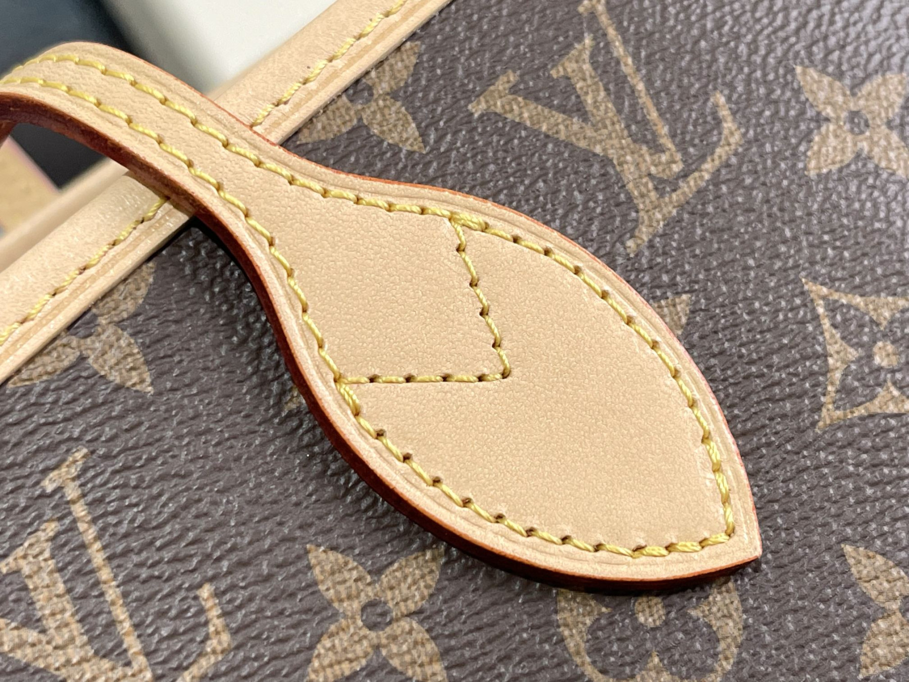 L0vis Vvtt0n M41178  Neverfull MM 12.6 x 11.4 x 6.7 inches Without Box