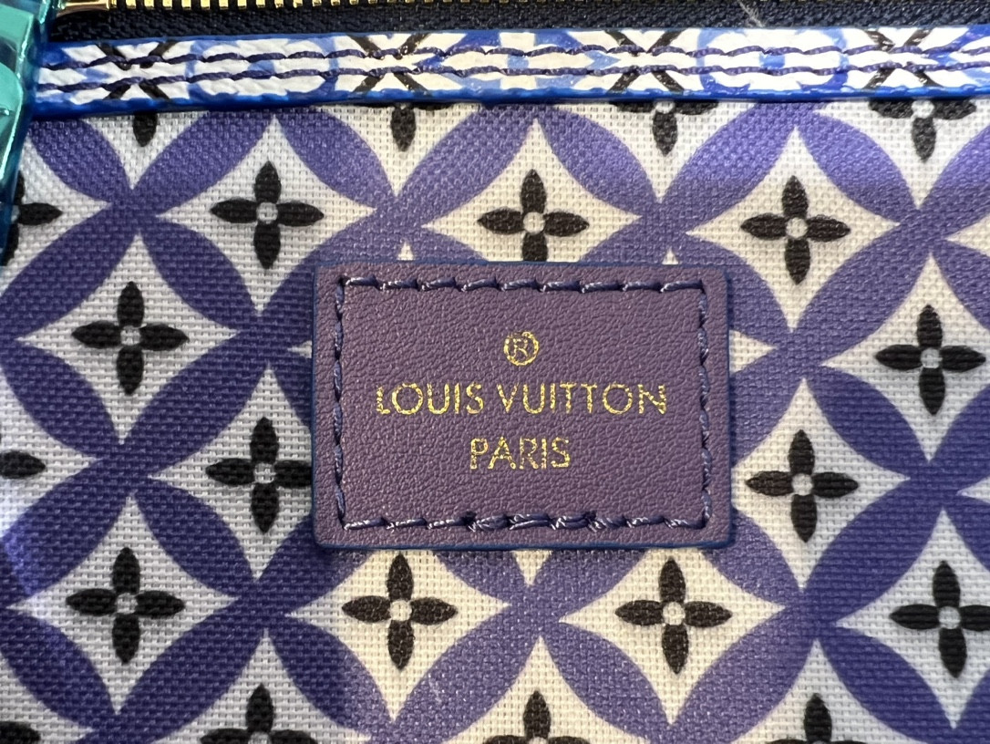 LV M22979  Neverfull MM 12.6 x 11.4 x 6.7 inches Without Box
