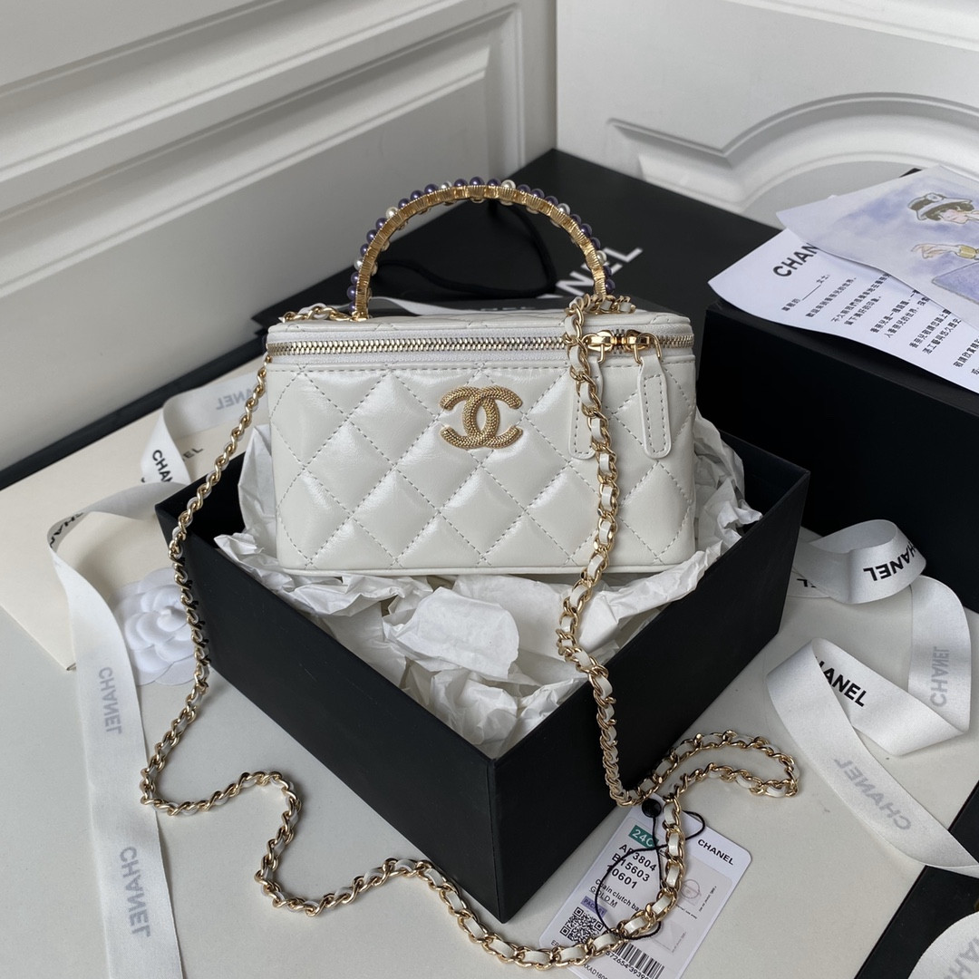 Ch**el 24P CHAIN LEATHER SQUARE BOX SHOULDER BAG WHITE 16x10x8cm