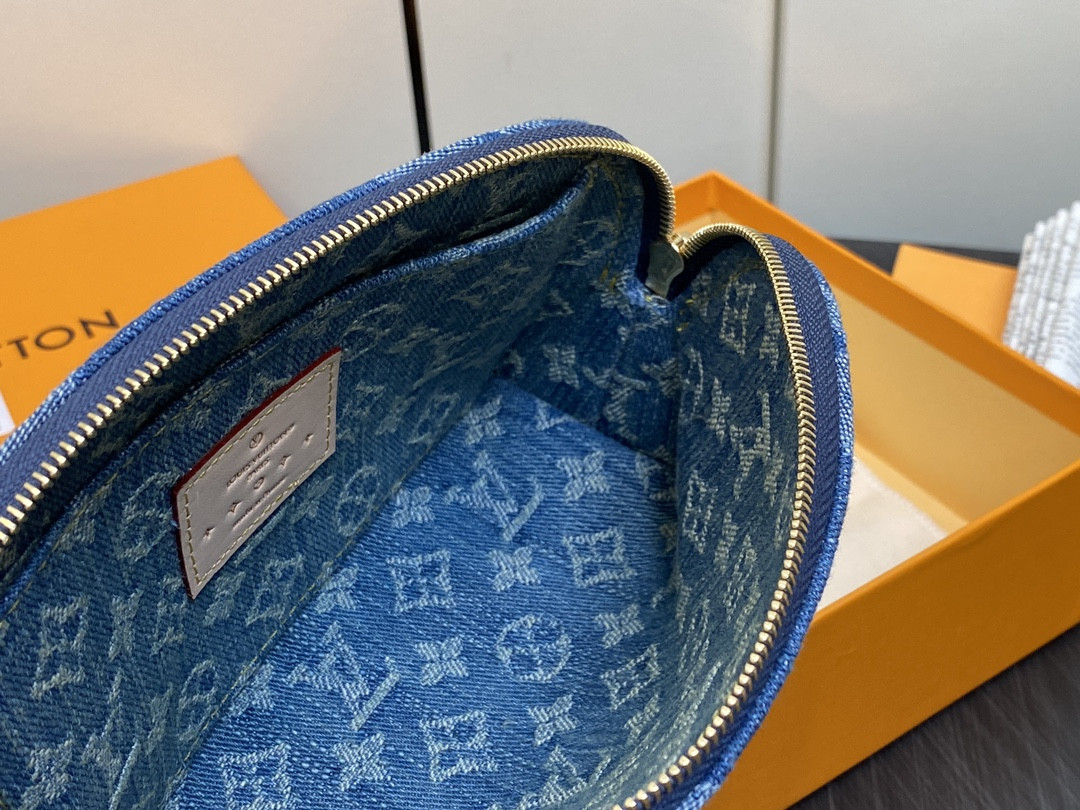 LV M24316 Pochette Cosmétique PM 19 x 12 x 6 cm