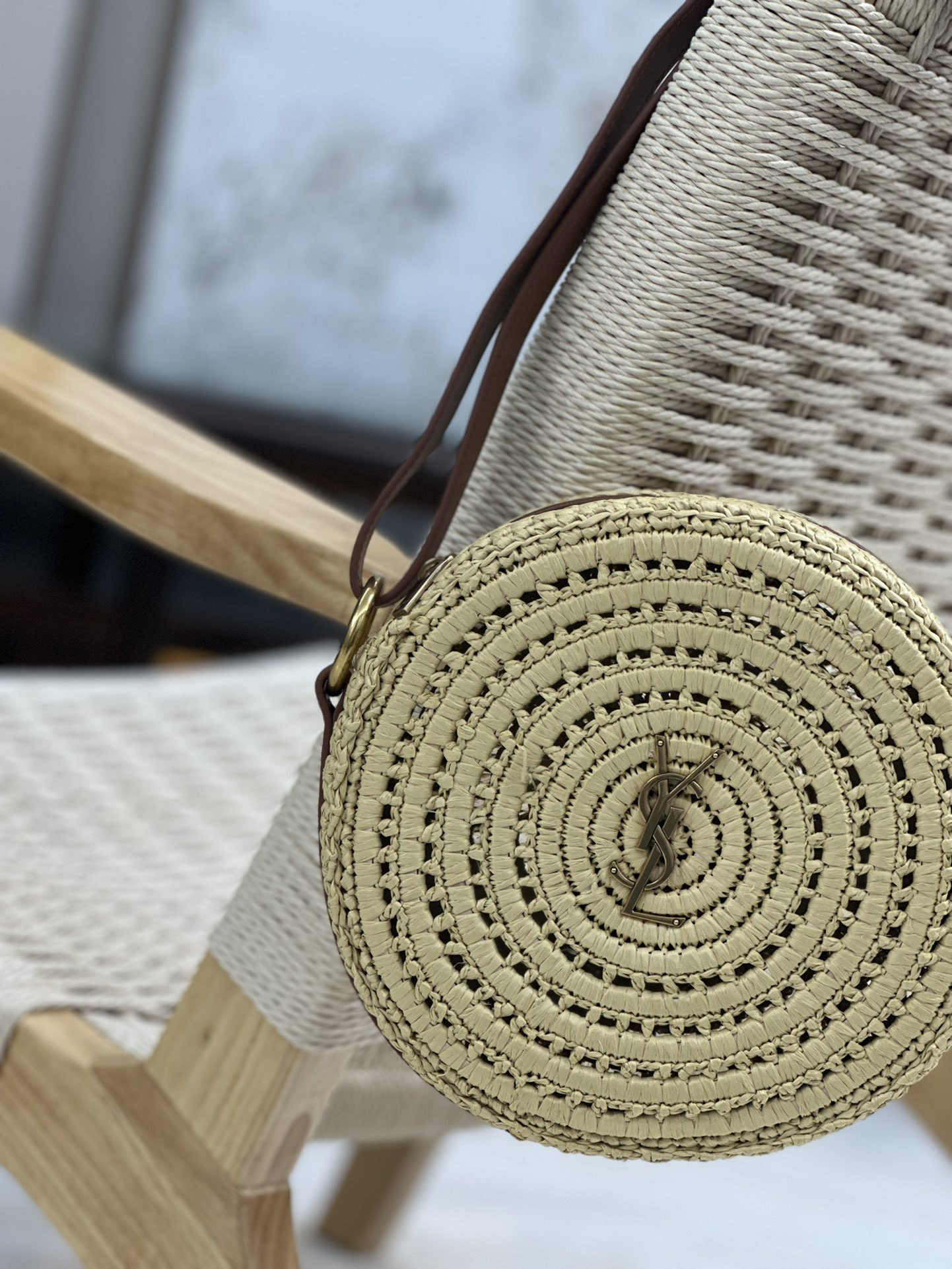 Y51 ROUND BAG IN RAFFIA AND VEGETABLE-TANNED LEATHER Color Natural