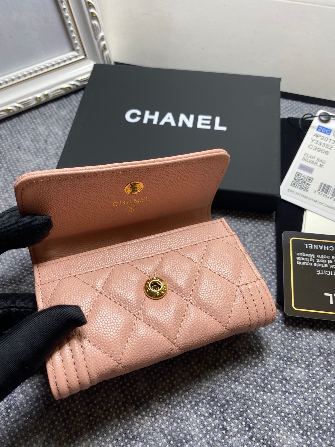 Ch**el FLAP WALLET 12-7CM