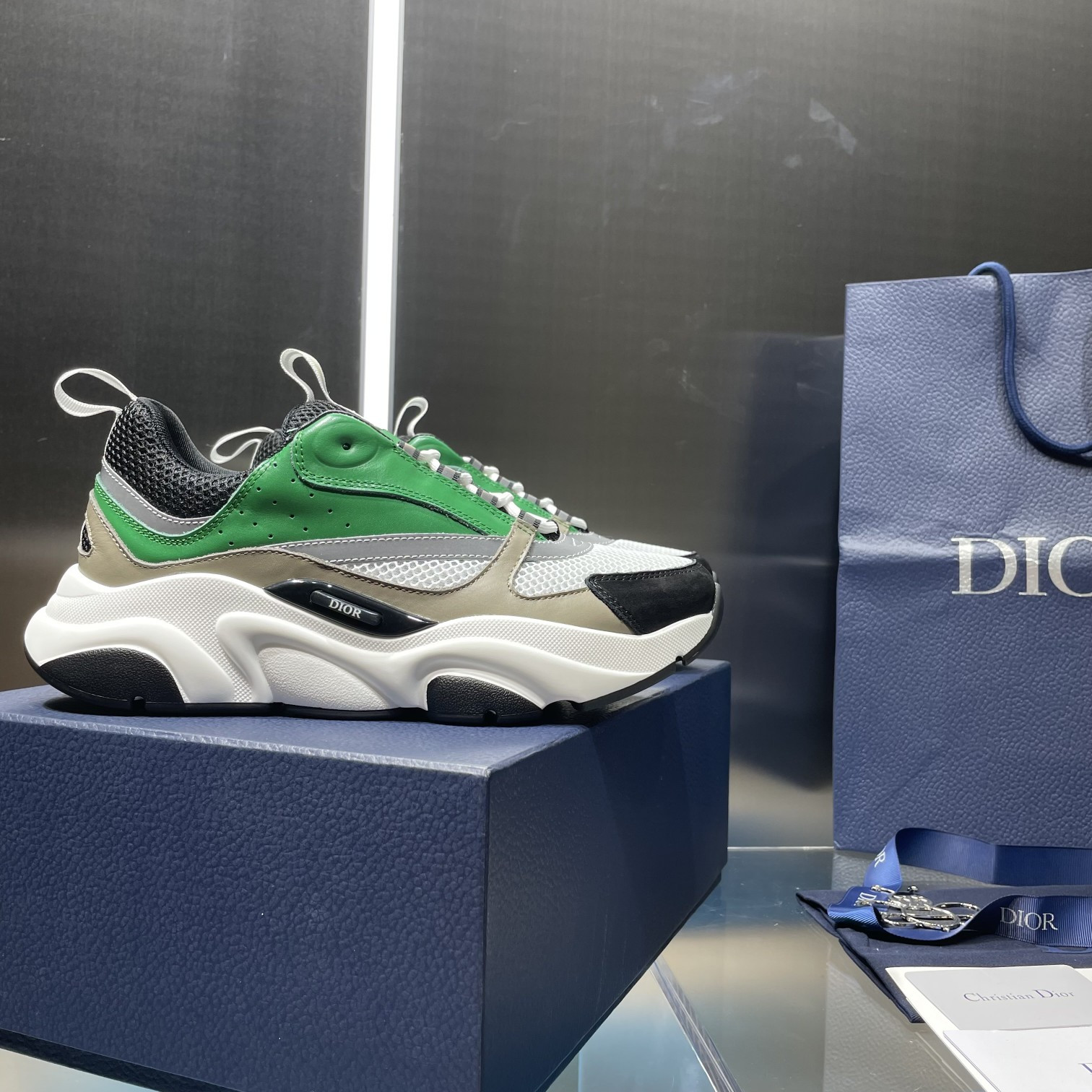 UA D10r B22 green Sneaker