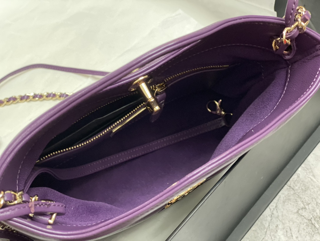 Ch**el MINI SHOPPING BAG Shiny Lambskin & Gold-Tone Metal 22x23x5.5cm