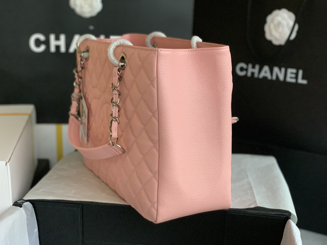 Ch**el GST CAVIAR LEATHER HARDWARE 24X33X13CM