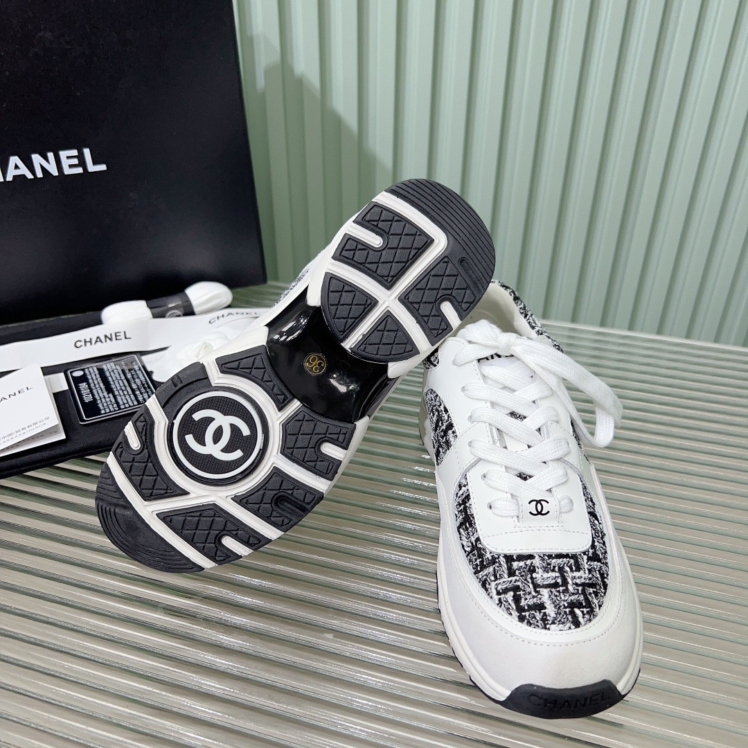 UA Ch**el SNEAKERS Tweed