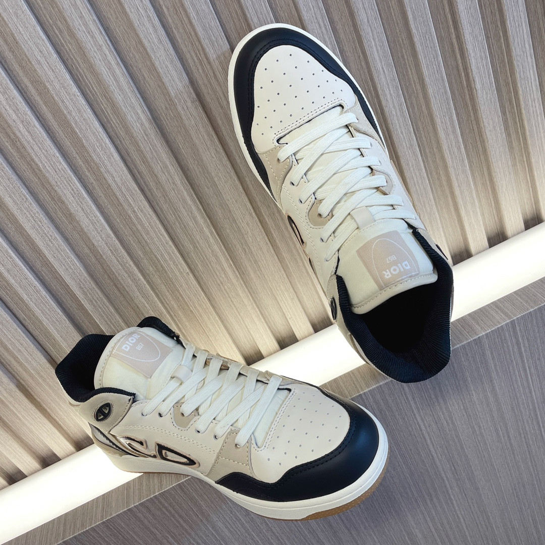 UA D10r B57 Mid-Top Sneaker