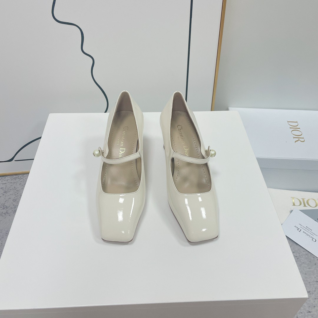 UA Jolie D10r Pump