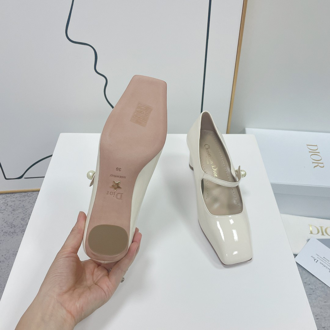 UA Jolie D10r Pump